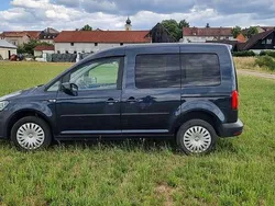 Blau Gebraucht 2019 VW Caddy Trendline Van / Kleinbus | 22.900 € (Teuer)