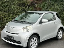 Silber Gebraucht 2011 Toyota iQ Kleinwagen | 4.250 € (Guter Preis)