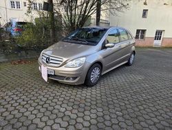 Gold Gebraucht 2005 Mercedes B170 Van / Kleinbus | 2.450 € (Guter Preis)