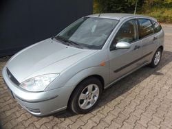 Silber Gebraucht 2004 Ford Focus Viva Limousine | 999 € (Fairer Preis)