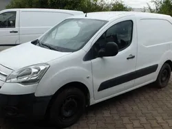 Weiß Gebraucht 2011 Citroën Berlingo Van / Kleinbus | 2.800 € (Fairer Preis)