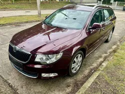 Cervena rosso brunello (metallic) Gebraucht 2010 Skoda Superb Ambition Kombi | 8.999 € (Fairer Preis)