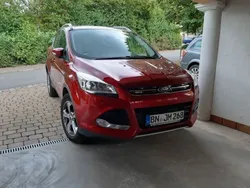 Rot Gebraucht 2016 Ford Kuga Trend SUV | 11.950 € (Guter Preis)