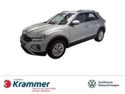 Pyritsilber metallic Gebraucht 2024 VW T-Roc Life SUV | 29.740 € (Guter Preis)