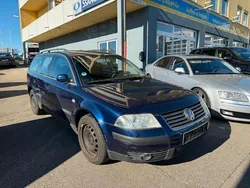 Blau Gebraucht 2002 VW Passat Comfortline Kombi | 890 € (Superpreis)