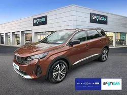 Schwarz Gebraucht 2023 Peugeot 5008 Allure Van / Kleinbus | 26.475 € (Fairer Preis)
