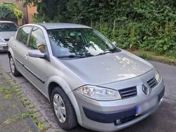 Silber Gebraucht 2005 Renault Mégane II Limousine | 2.999 €