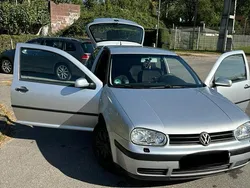 Silber Gebraucht 2002 VW Golf IV Kombi | 2.300 €