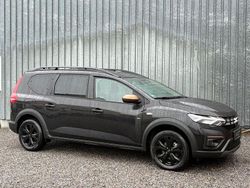 Schwarz Gebraucht 2024 Dacia Jogger Extreme Van / Kleinbus | 22.900 € (Fairer Preis)