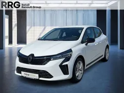 Weiß Gebraucht 2024 Renault Clio V Evolution Limousine | 16.160 € (Guter Preis)