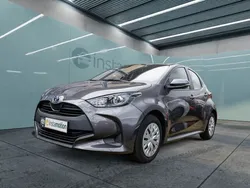 Grau Gebraucht 2021 Toyota Yaris Hybrid Kleinwagen | 20.589 € (Etwas zu teuer)