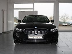 Black sapphire metallic (metallic) Gebraucht 2024 BMW 318 Limousine | 33.980 € (Fairer Preis)