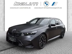 Frozen deep grey metallic Neu 2025 BMW M5 Sport Line Kombi | 143.900 € (Superpreis)