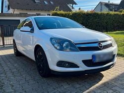 Weiß Gebraucht 2008 Opel Astra GTC Coupé | 1.800 € (Fairer Preis)