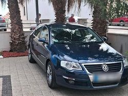 Blau Gebraucht 2010 VW Passat Limousine | 4.100 € (Etwas zu teuer)