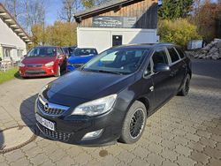 Schwarz Gebraucht 2012 Opel Astra Kombi | 2.290 € (Fairer Preis)