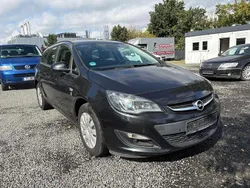 Schwarz Gebraucht 2015 Opel Astra Edition Kombi | 2.200 € (Guter Preis)