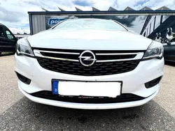 Weiß Gebraucht 2016 Opel Astra Eco Limousine | 9.500 €