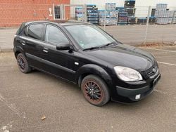 Schwarz Gebraucht 2009 Kia Rio Limousine | 2.200 €