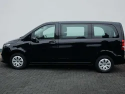 Schwarz Gebraucht 2022 Mercedes V220 Van / Kleinbus | 39.900 € (Superpreis)