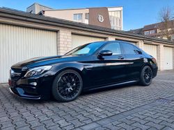 Schwarz Gebraucht 2016 Mercedes C63 AMG AMG Limousine | 57.000 €