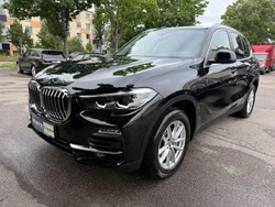 Schwarz ii/bonnet fluid black Gebraucht 2021 BMW X5 Sport Line SUV | 45.900 € (Superpreis)