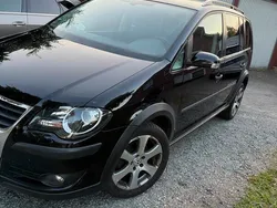 Schwarz Gebraucht 2009 VW Touran Van / Kleinbus | 5.000 €