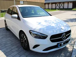 Weiß Gebraucht 2023 Mercedes B200 Van / Kleinbus | 28.480 € (Fairer Preis)