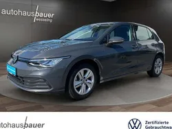 Delfingrau Gebraucht 2020 VW Golf VIII Life Limousine | 19.980 € (Etwas zu teuer)