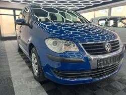 Blau Gebraucht 2009 VW Touran Conceptline Van / Kleinbus | 6.890 € (Etwas zu teuer)