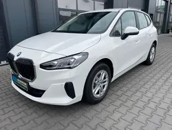 Weiß Gebraucht 2024 BMW 218 Active Tourer Van / Kleinbus | 25.980 € (Superpreis)