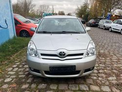 Silver metallic Gebraucht 2007 Toyota Corolla Verso Sol Van / Kleinbus | 4.300 € (Fairer Preis)