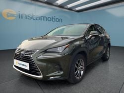Grün Gebraucht 2022 Lexus NX300h SUV | 39.899 € (Fairer Preis)