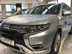 Mitsubishi Outlander P-HEV