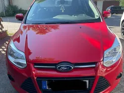 Rot Gebraucht 2014 Ford Focus Kombi | 3.900 € (Fairer Preis)
