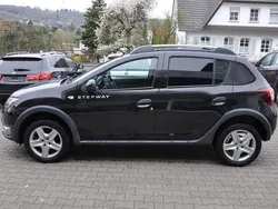 Schwarz Gebraucht 2014 Dacia Sandero Prestige Kleinwagen | 7.500 € (Etwas zu teuer)