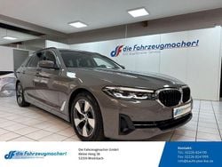 Grau Gebraucht 2021 BMW 520 Kombi | 28.388 € (Guter Preis)