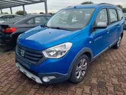 Blau Gebraucht 2015 Dacia Lodgy Stepway Van / Kleinbus | 4.290 € (Fairer Preis)