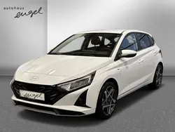 Atlas white (metallic) Gebraucht 2024 Hyundai i20 Prime Kleinwagen | 22.485 € (Fairer Preis)