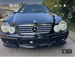 Schwarz Gebraucht 2006 Mercedes 220 Coupé | 4.300 €