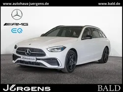 Weiß Gebraucht 2024 Mercedes C300 Kombi | 47.490 €