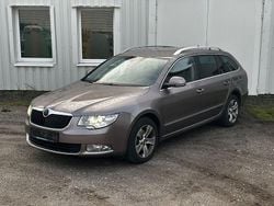 Violett Gebraucht 2010 Skoda Superb Ambition Kombi | 3.200 € (Superpreis)