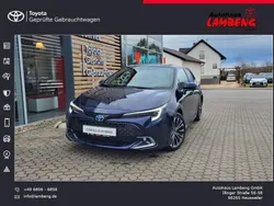 Nagoyablau metallic Gebraucht 2023 Toyota Corolla Team Limousine | 30.990 € (Teuer)