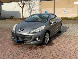 Andere außenfarben Gebraucht 2011 Peugeot 207 CC Roland Garros Cabrio | 3.669 € (Fairer Preis)