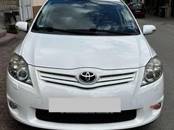 Weiß Gebraucht 2011 Toyota Auris Club Kleinwagen | 6.500 € (Fairer Preis)