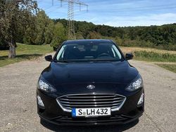 Schwarz Gebraucht 2020 Ford Focus Cool & Connect Limousine | 15.450 € (Guter Preis)