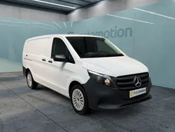 Weiß Gebraucht 2024 Mercedes Vito Van / Kleinbus | 39.211 € (Etwas zu teuer)