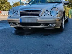 Beige Gebraucht 2001 Mercedes E280 Elegance Limousine | 5.900 € (Fairer Preis)
