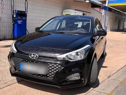 Schwarz Gebraucht 2018 Hyundai i20 Trend Kleinwagen | 10.499 € (Fairer Preis)