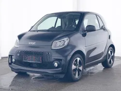 Schwarz Gebraucht 2024 Smart ForTwo Electric Drive Exclusive Kleinwagen | 14.890 € (Fairer Preis)